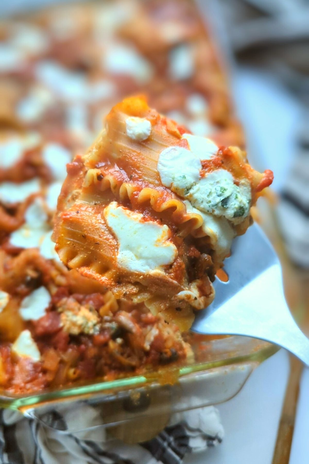 low salt lasagne recipe with low sodium cheese pasta filling and vegetables, a heaty healthy lasagna with low cheese