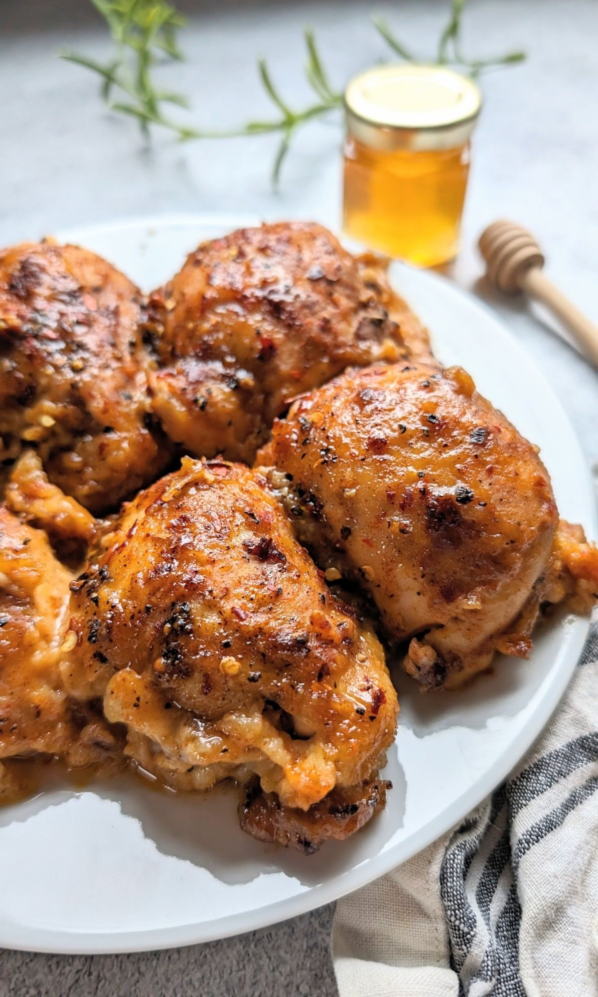 low sodium chicken thigh recipes with honey and spicy red chili pepper sauce