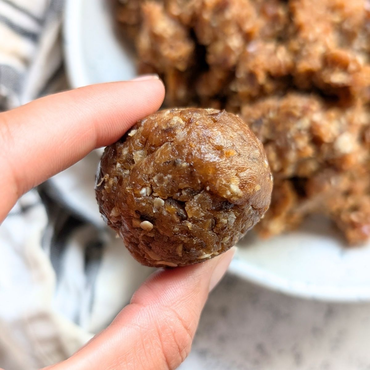 low sodium snack bites with oats and peanut butter and dates.