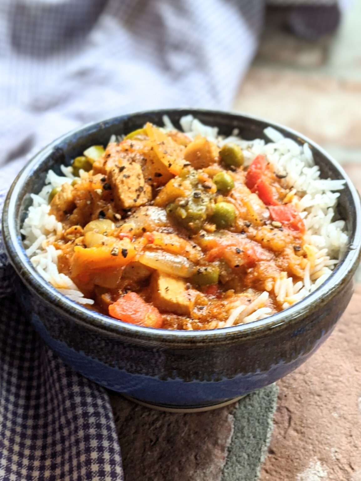 low sodium curry sauce with onions and vegetables in a tasty homemade salt free curry recipe