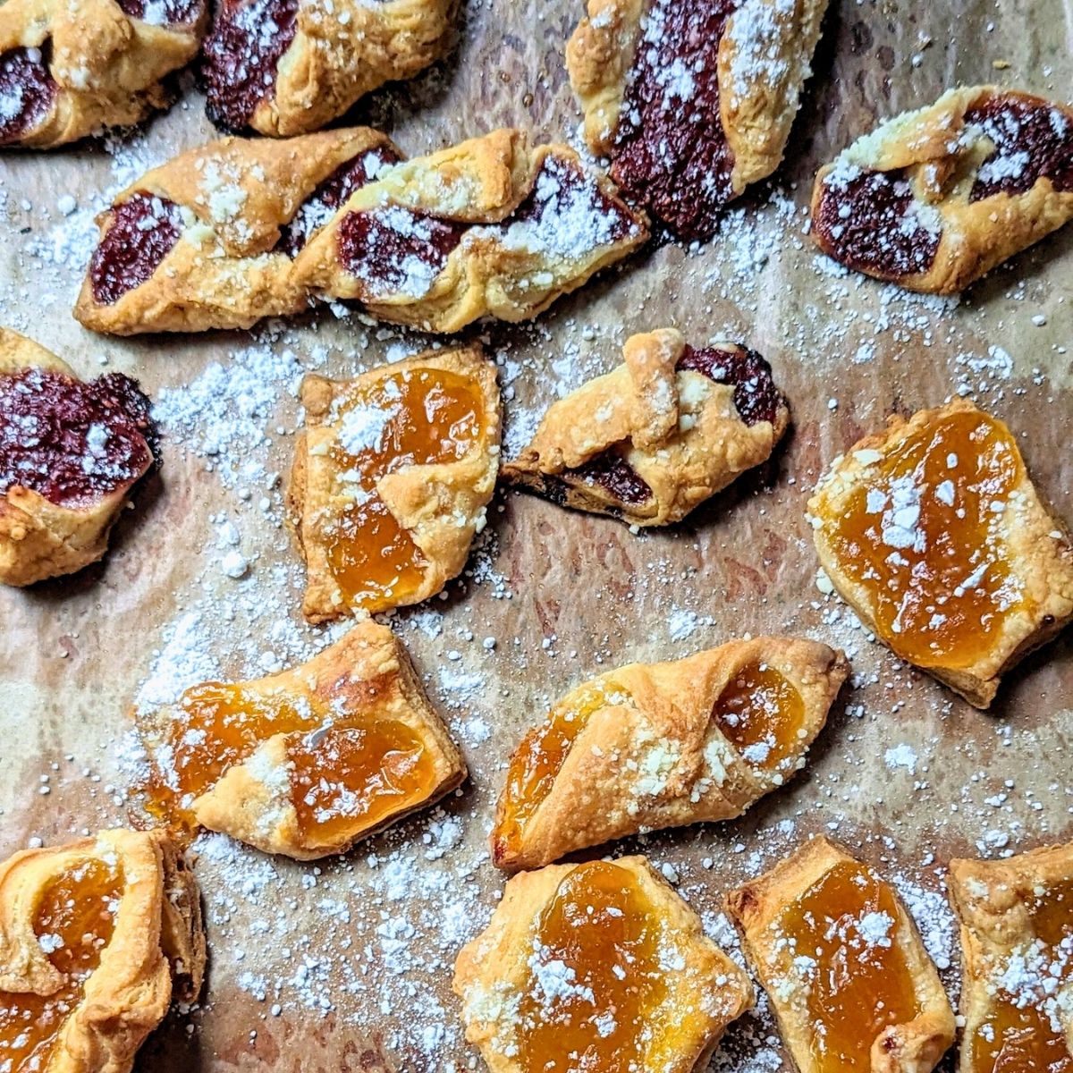 low sodium polish christmas cookies with powdered sugar and apricot and berry jam filling