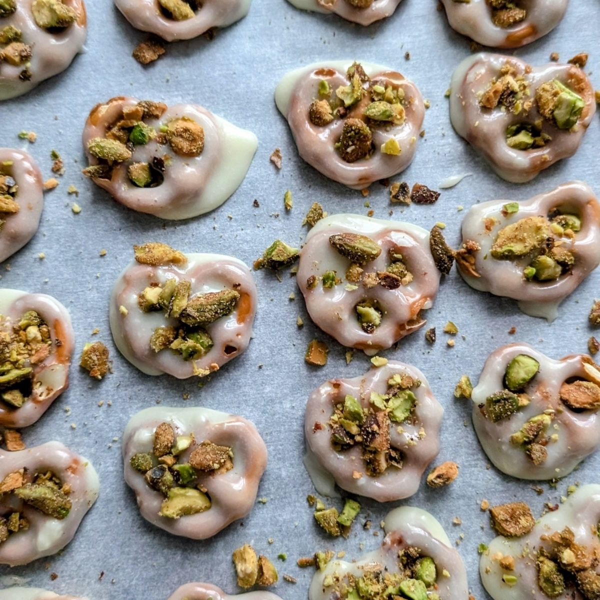 Low Sodium Pretzels with White Chocolate and Nuts Recipe