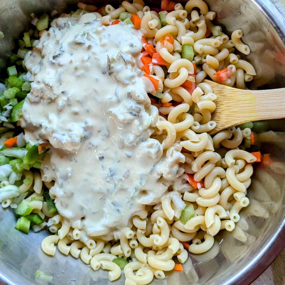 creamy low sodium macaroni salad with mayonnaise dressing