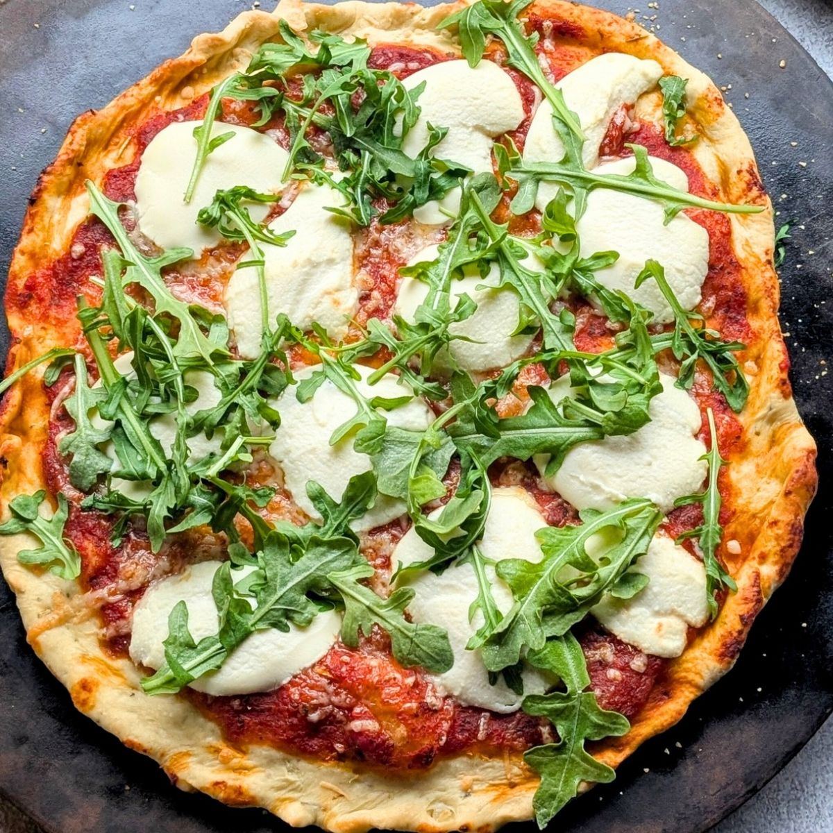 low sodium ricotta cheese pizza recipe with fresh arugula and tomato sauce