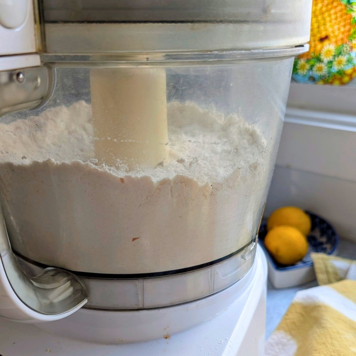 white flour and sugar in a food processor to make salt free pie crust