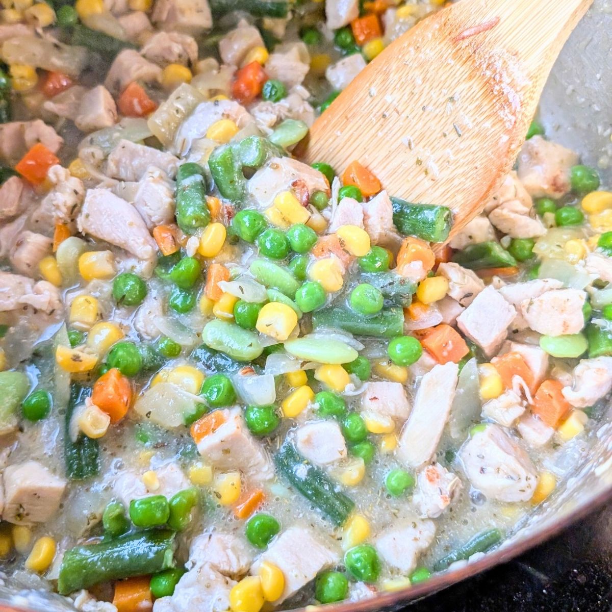 a thick and creamy no salt added pot pie filling with vegetables and chicken