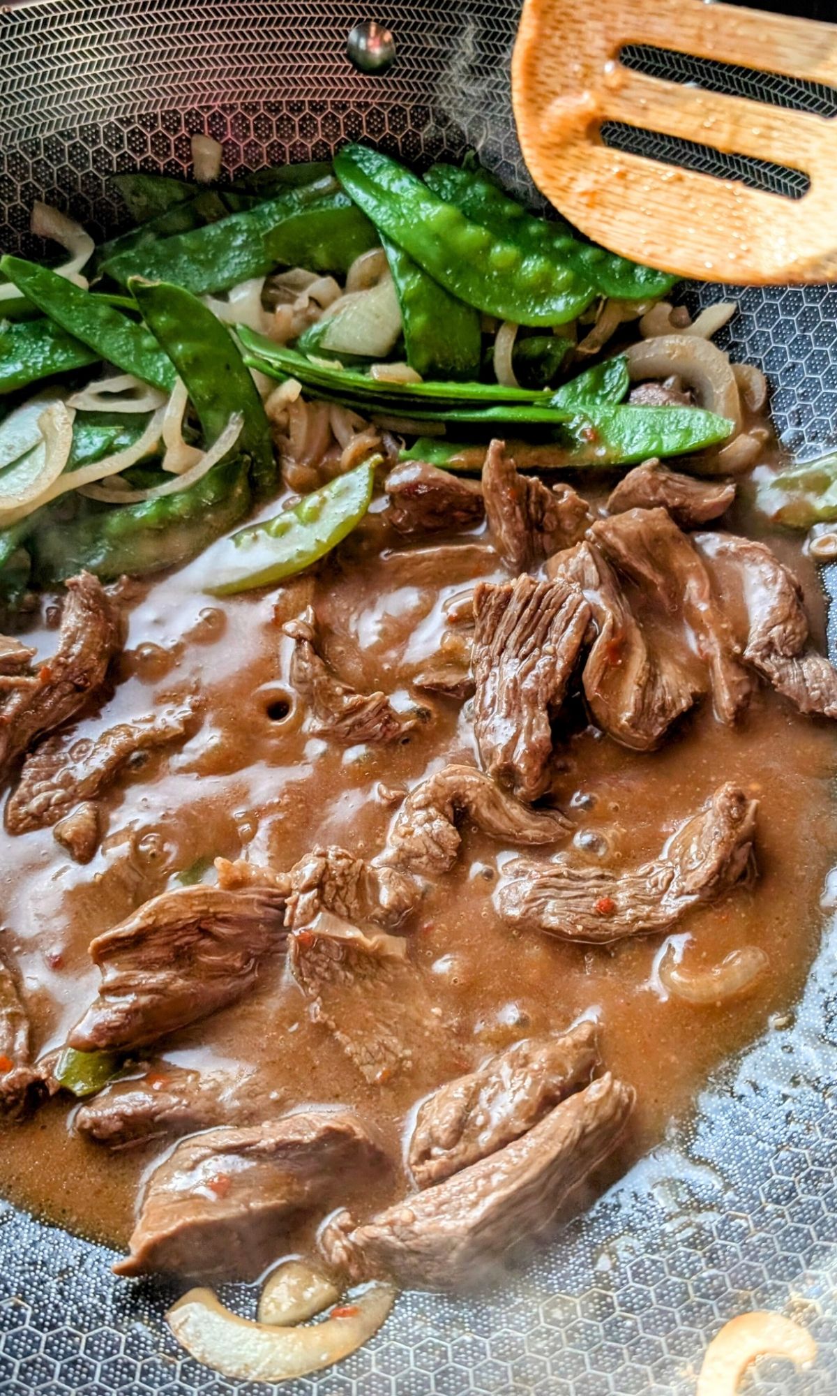 low sodium teriyaki steak with vegetables and sauce