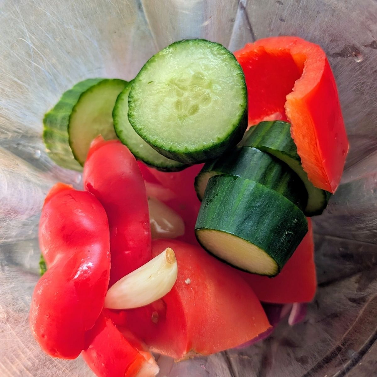 tomatoes, cucumbers, and bell pepper in a blender for salt free gazpacho recipe