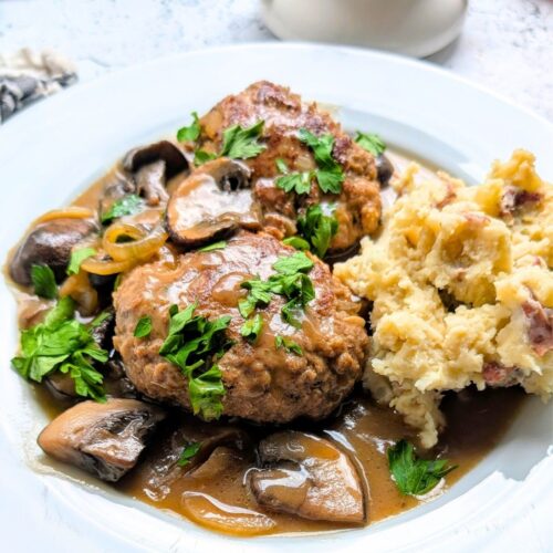 low sodium Salisbury steak recipe with mashed potatoes and mushroom gravy