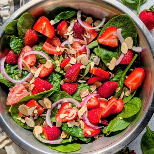 low sodium strawberry salad with spinach and red onions and almonds