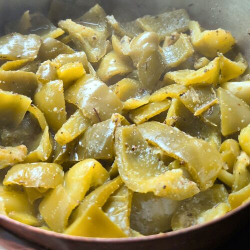 a skillet of sweet peppers cooked on the stove low sodium sandwich topping ideas
